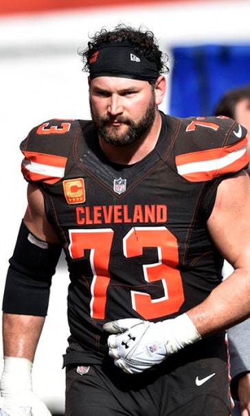 Browns Pro Bowl tackle Thomas undergoes triceps surgery